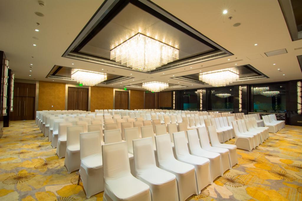 Courtyard By Marriott Bilaspur Exterior foto